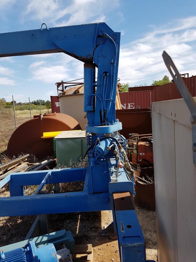 Crane Truck or Stationery