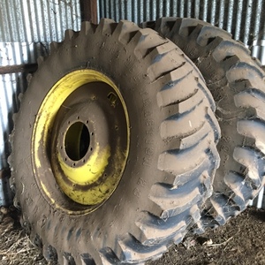 John Deere Duals and hubs