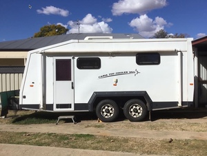 18ft CARIA Toyhauler. 1400kg payload. 4 Berth. Kids outgrown.