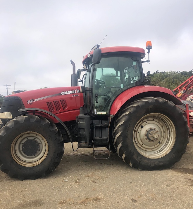Case Puma 210 Tractor