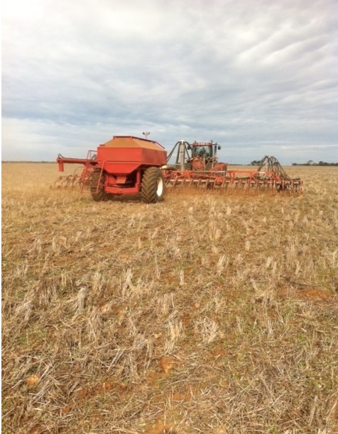 Horward Scaribar & airseeder