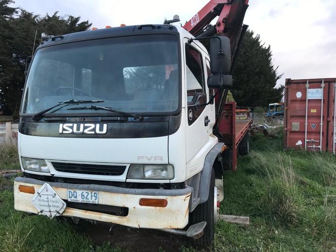 Isuzu FVR 950 Turbo Tray Top Crane Truck .