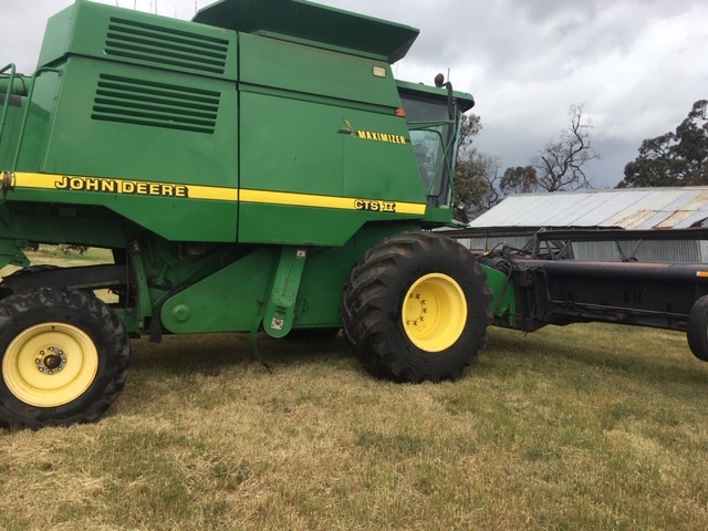 John Deere CTS2 harvester
