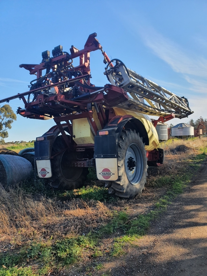 2015 Hardi Commander 6500 Boom Spray