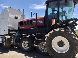 MacDon M155 Self propelled Windrower + MacDon D65 40' Front