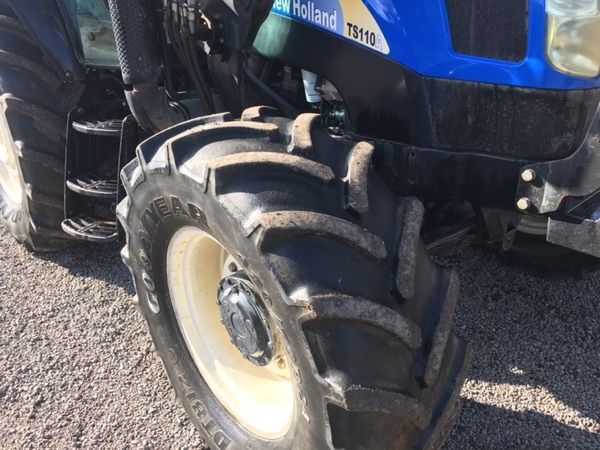 New Holland TSA110 and Quickie Q55 FEL