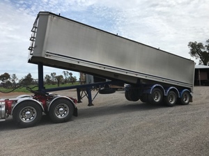 2008 Gippsland Body Builder tipping trailer