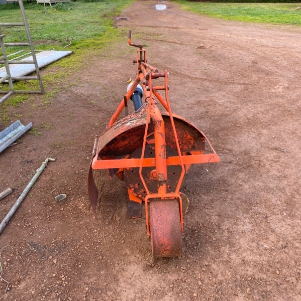 Rotary drain digger 