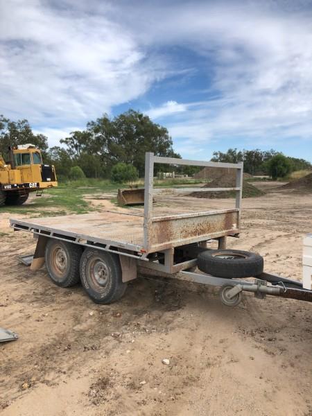 Flat Top Tandem Trailer with stock crate & sides