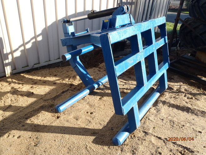 bale handler
