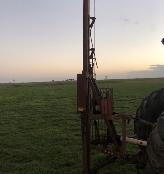 Truline / Massey Ferguson 420 post driver 