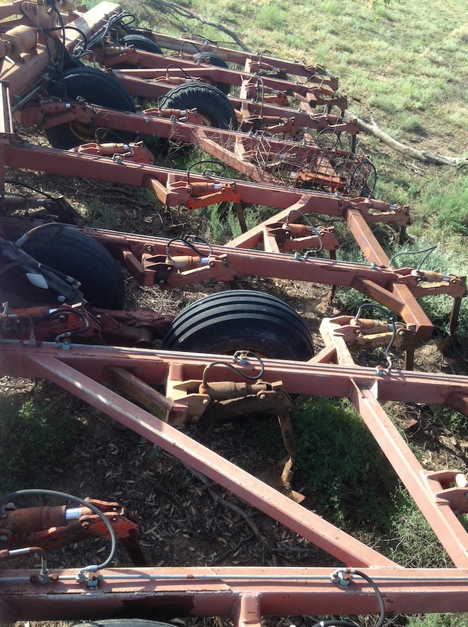 New Holland Trash Farmer 3420