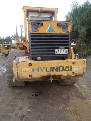 Hyundai HL35 Front End Loader