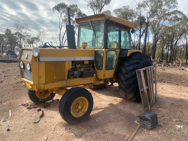 Chamberlain 4080 tractor