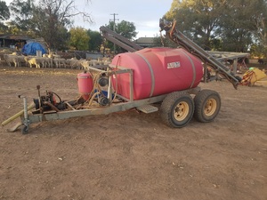 Silvan 2000 litre Boom Spray 40 ft boom 