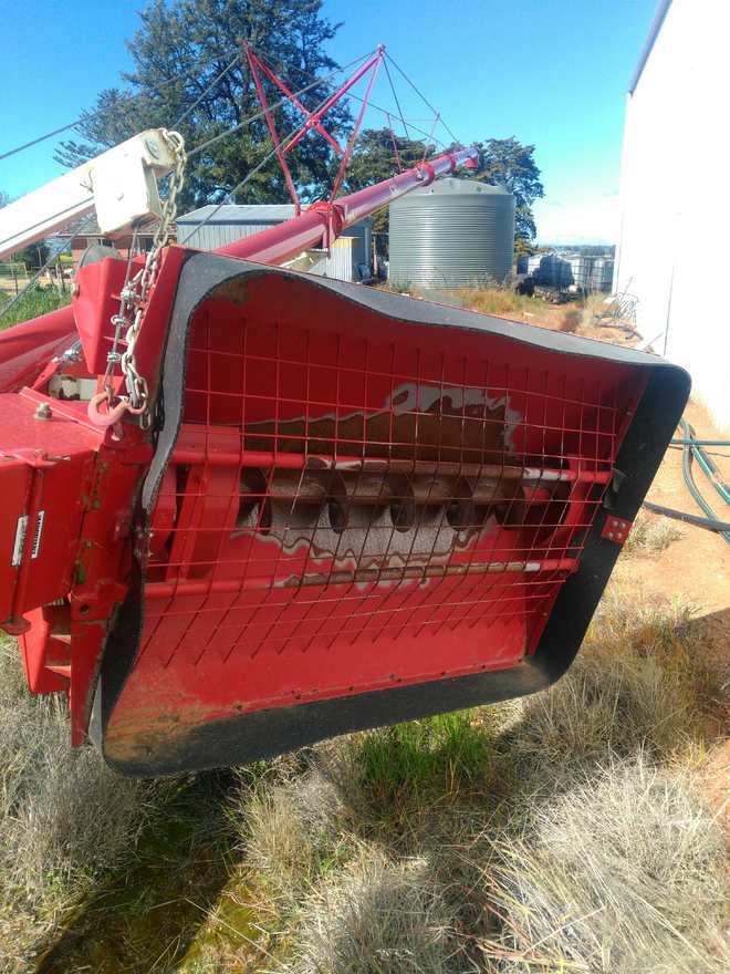 Farm King 1080 swing away Auger