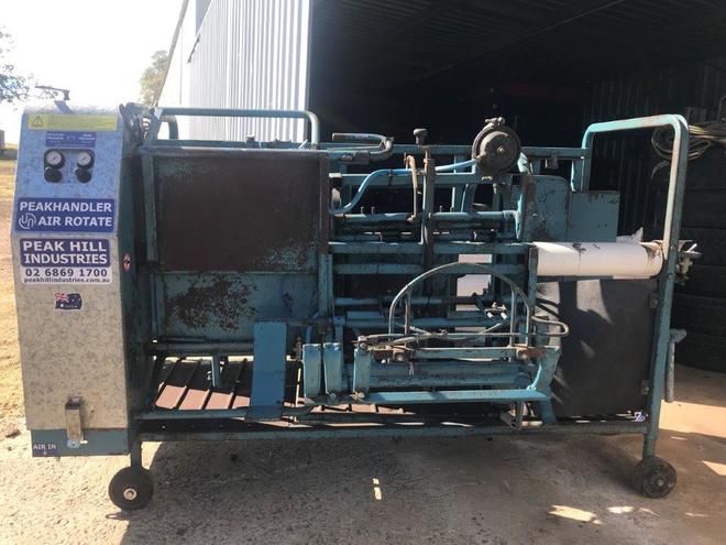 Peakhill sheep handler