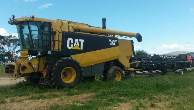 Cat Lexion 480 Header With 36ft 972 MacDon and 14ft phillips pick up