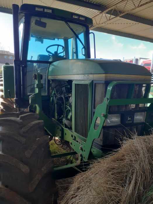 2000 John Deere 7800 Tractor with 741 FEL