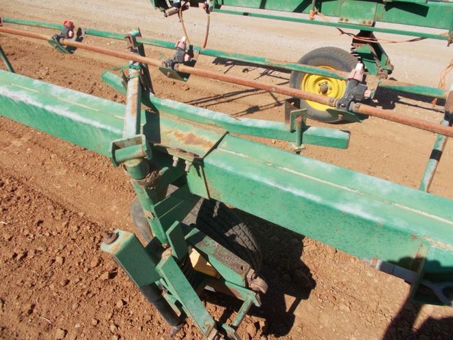 Under Auction - Goldacres Spray Glider 90Ft - 2% Buyers Premium on all Lots