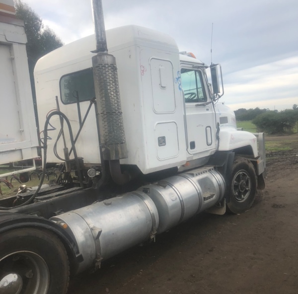 1994 Mack Prime Mover