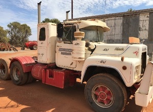 Mack R600 Prime Mover