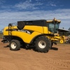 2003 New Holland CX780 Header with 25ft Honeybee Front