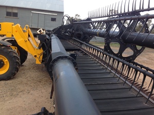 MacDon D60 45ft Front 2009