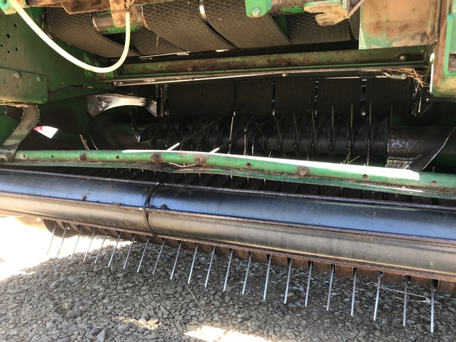 John Deere 469 Premium Round Baler 