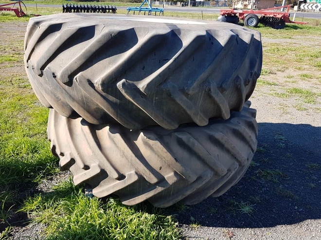 Olympic 23.1-34 Tyres/Rims & Centres x 2 