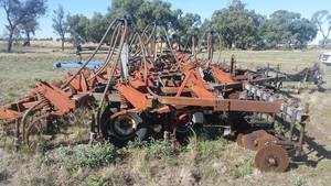 40ft Frigstad Chisel Plough with Keech Points