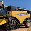 2014 New Holland Combine CR 9090