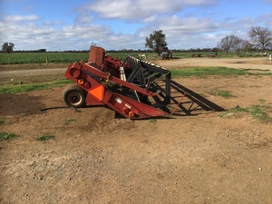 Case 8220 Windrower