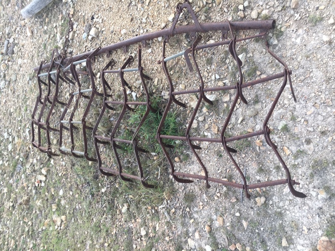 Cover Harrows, four leaf with bar.  Offers