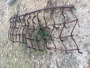 Cover Harrows, four leaf with bar.  Offers