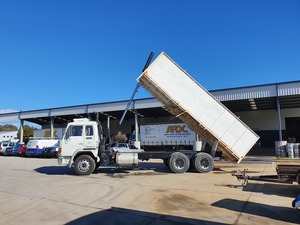 Hino 22ft tipper