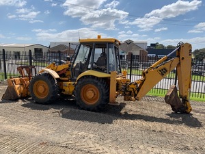 JCB 4CX NEEDS WORK