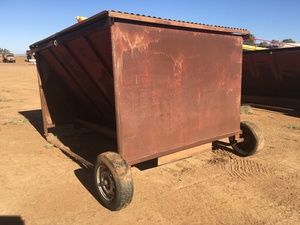 Large Cattle Feeder