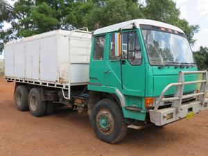 Mitsuibishi FV458 Bogie Tipper Truck