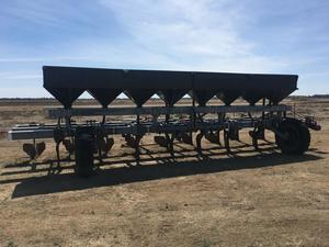 Tilco 8 Row Tool Bar with Fertizer boxes (Cotton)