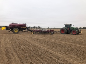 40 ft Seedhawk w/ 500 air cart