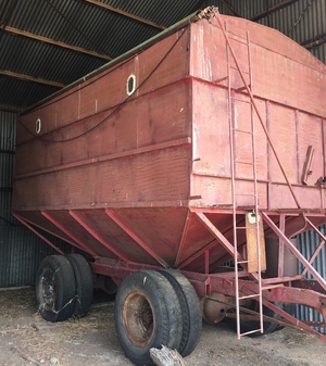 Mother Bin 25 M/T With Roll Over Tarp.