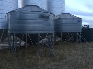 3 x Jaeschke 30/mt Fertiliser Field Bin