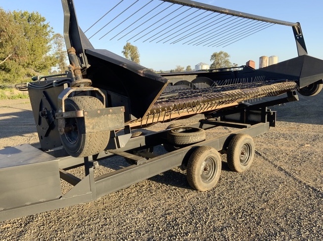 2000 Series Countrywide Canola Front with Countrywide Trailer