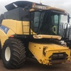 2006 New Holland CR960 with 39ft MacDon 2052 Draper Front