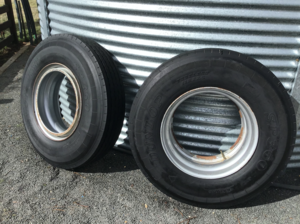  DUNLOP SP360 11R22.5 Truck Tyres