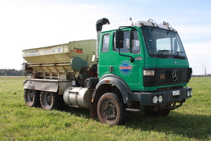 Mercedes Benz 2434 marshall tm880 spreader