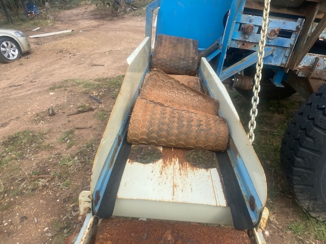 Large Belt Spreader 