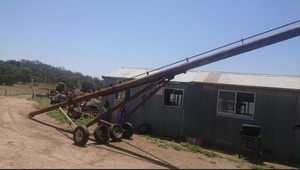 38ft 6inch + 9inch grain auger with 13hp honda motor