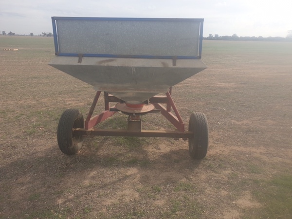 Silvan Fertilizer spreader